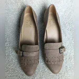 NWOT NATURALIZER Heel classic shoes size 8 us women color beige New  !!